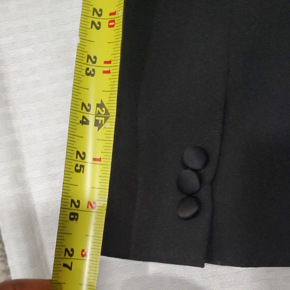 Gianni Vironi  Black Tuxedo Suit  with Tailored Fit and Versatile Style - Picture 9 of 16